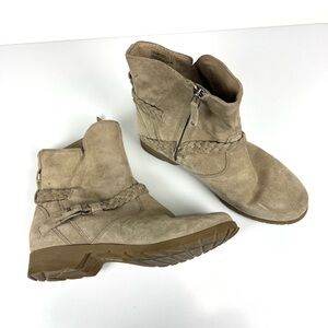 Teva Delavina Suede Leather Ankle Boots Tan Women’s Sz 9 Braided Buckle Accent